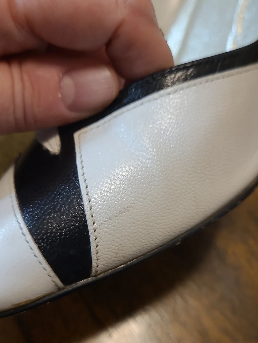 Vtg CinCin Two-Tone Black & White Pointed-Toe Pumps